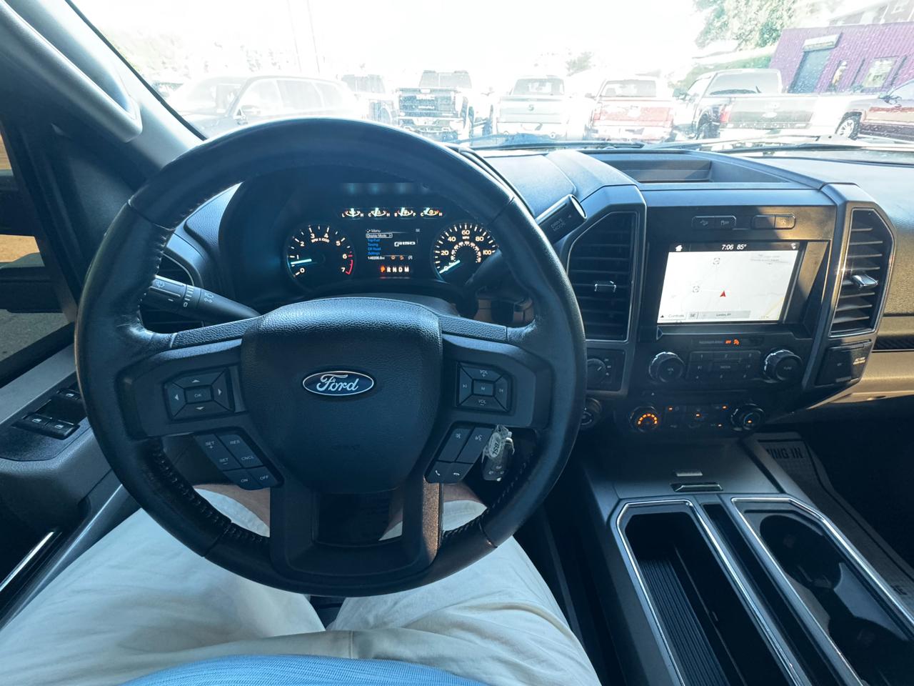 Ford F-150 4WD SuperCrew 150" XLT 2018