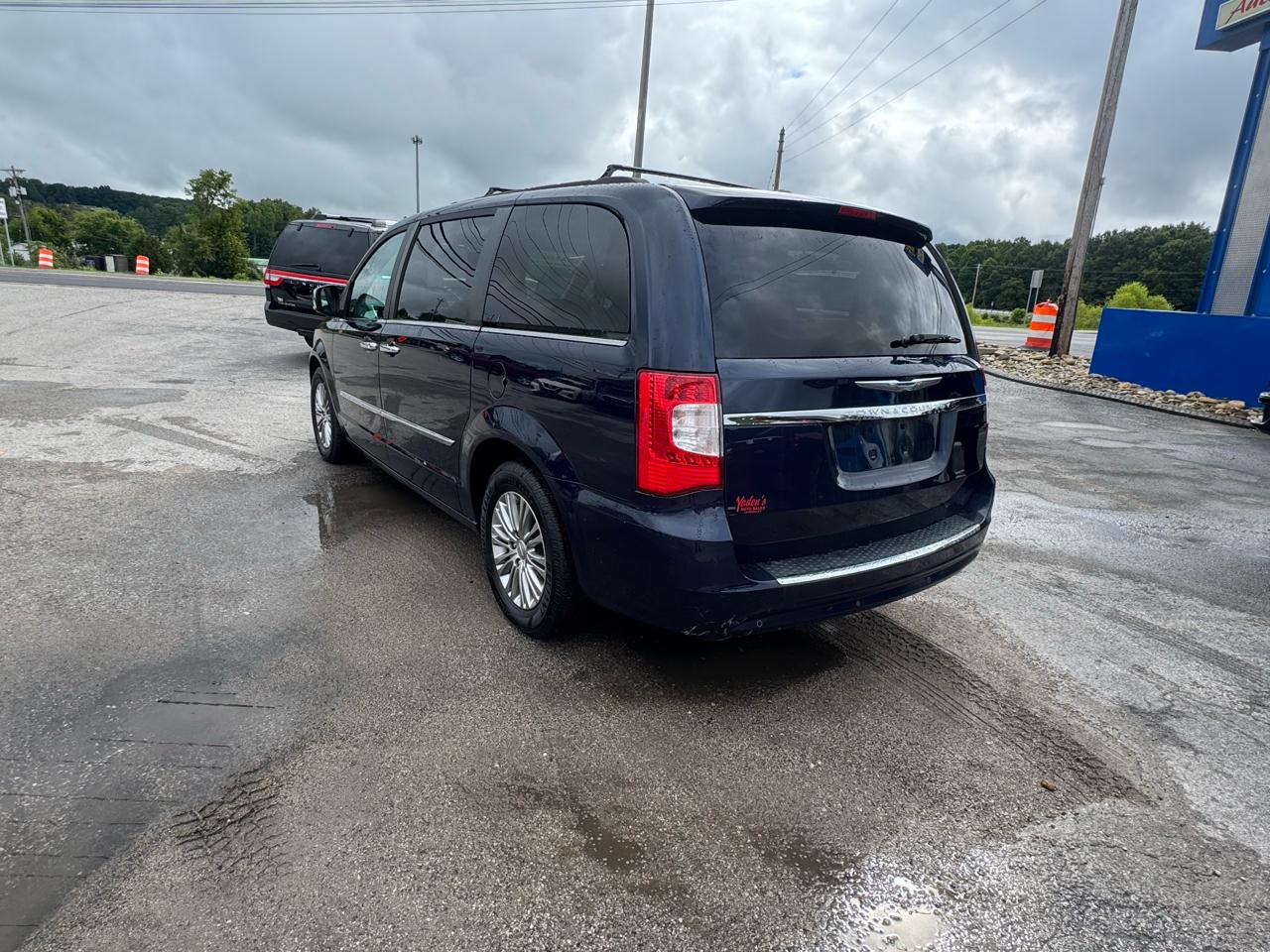 Chrysler Town & Country 4dr Wgn Touring-L 2016