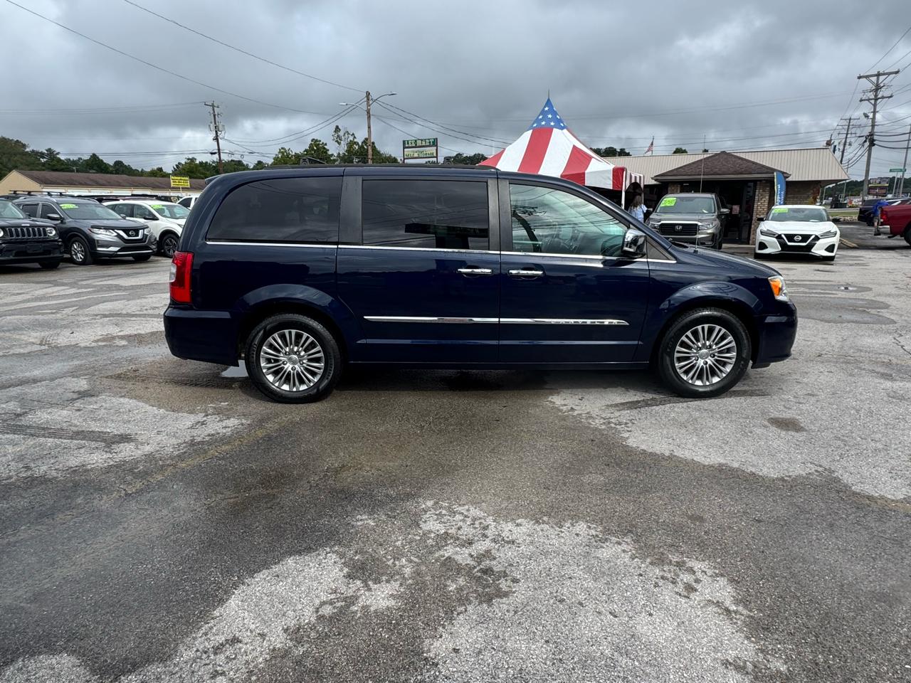 Chrysler Town & Country 4dr Wgn Touring-L 2016
