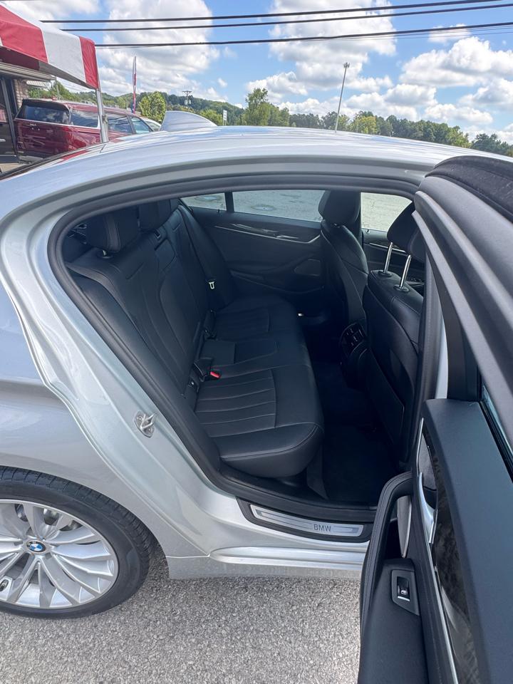 BMW 5 Series 530i xDrive Sedan 2021