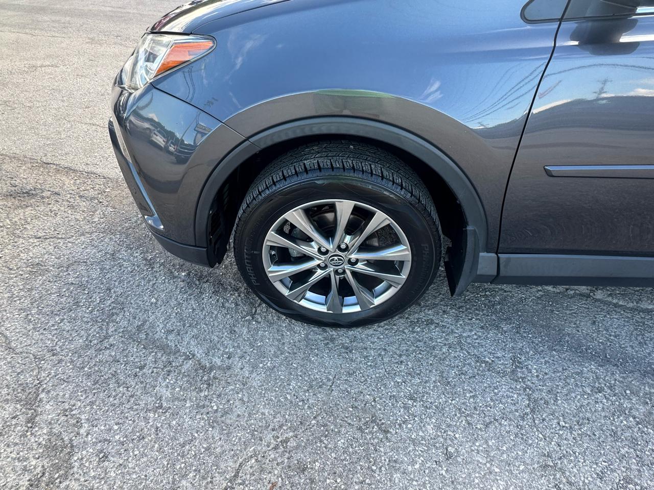 Toyota RAV4 Limited AWD (Natl) 2017