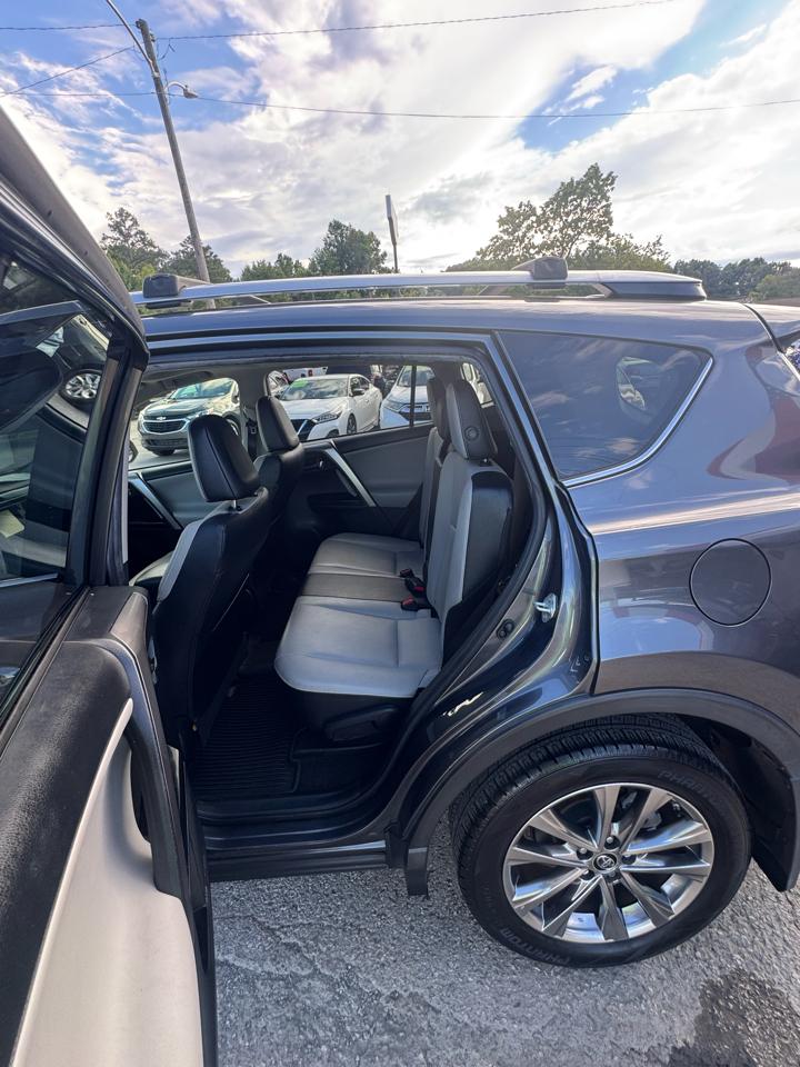 Toyota RAV4 Limited AWD (Natl) 2017