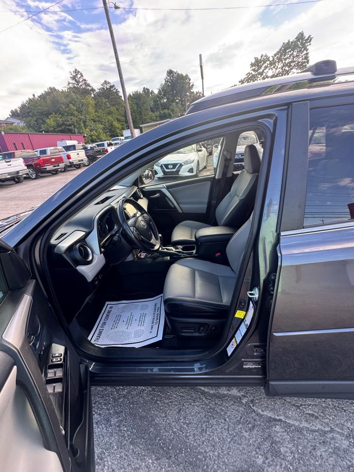 Toyota RAV4 Limited AWD (Natl) 2017