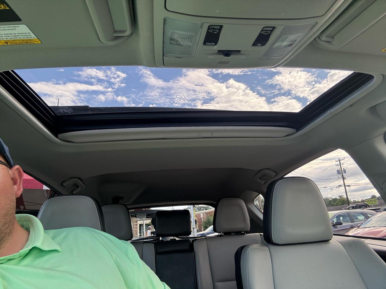 Toyota RAV4 Limited AWD (Natl) 2017