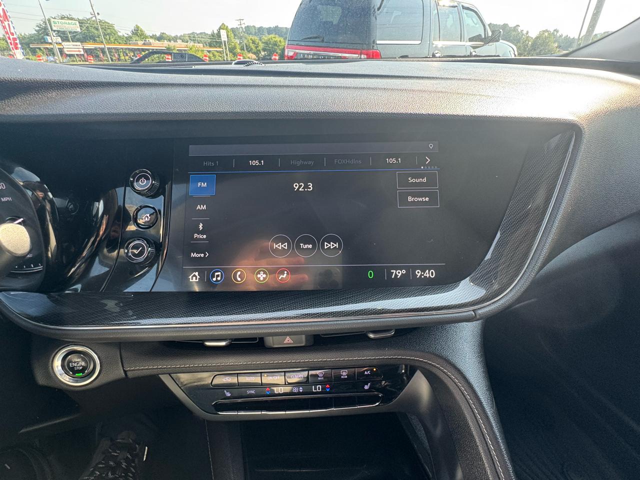Buick Envision FWD 4dr Essence 2022
