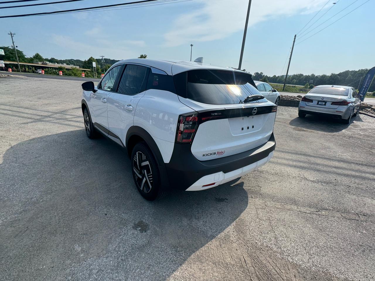Nissan Kicks SV FWD 2025