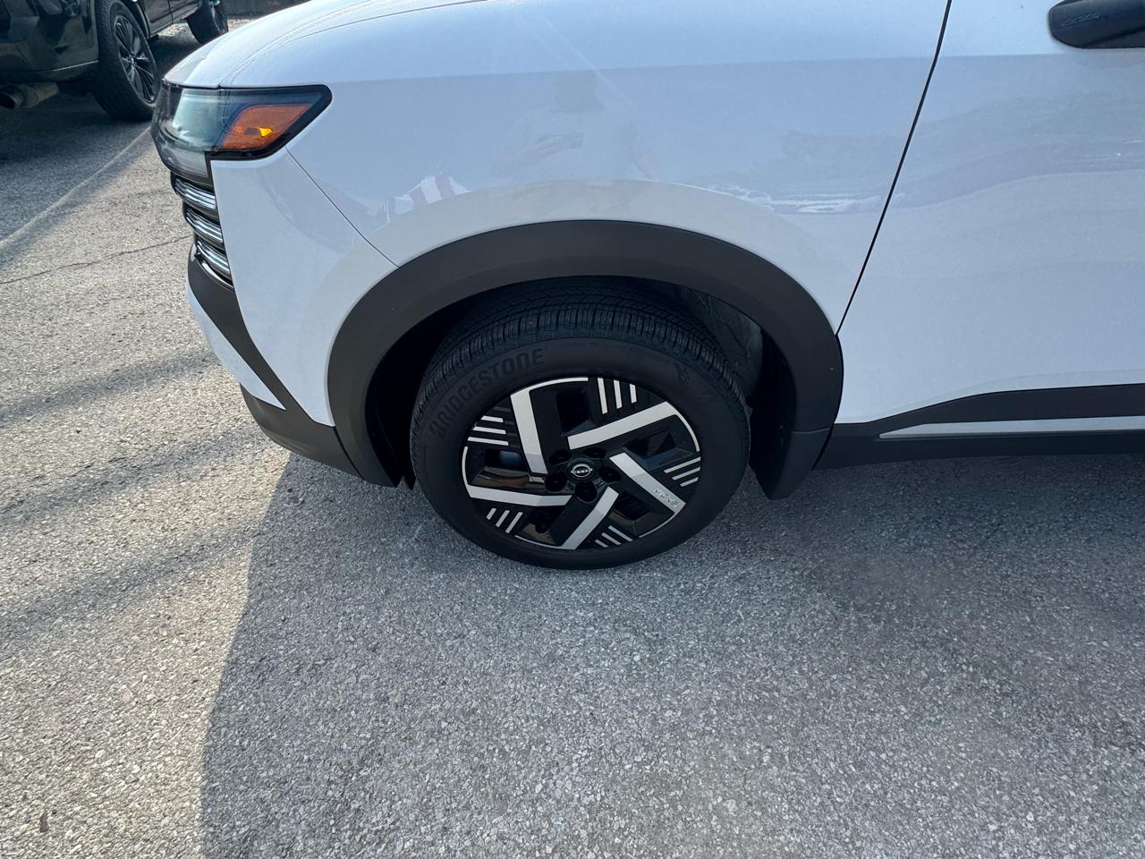 Nissan Kicks SV FWD 2025