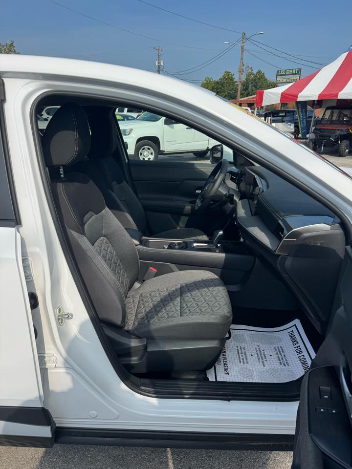 Nissan Kicks SV FWD 2025