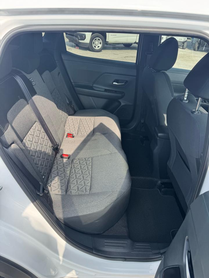 Nissan Kicks SV FWD 2025
