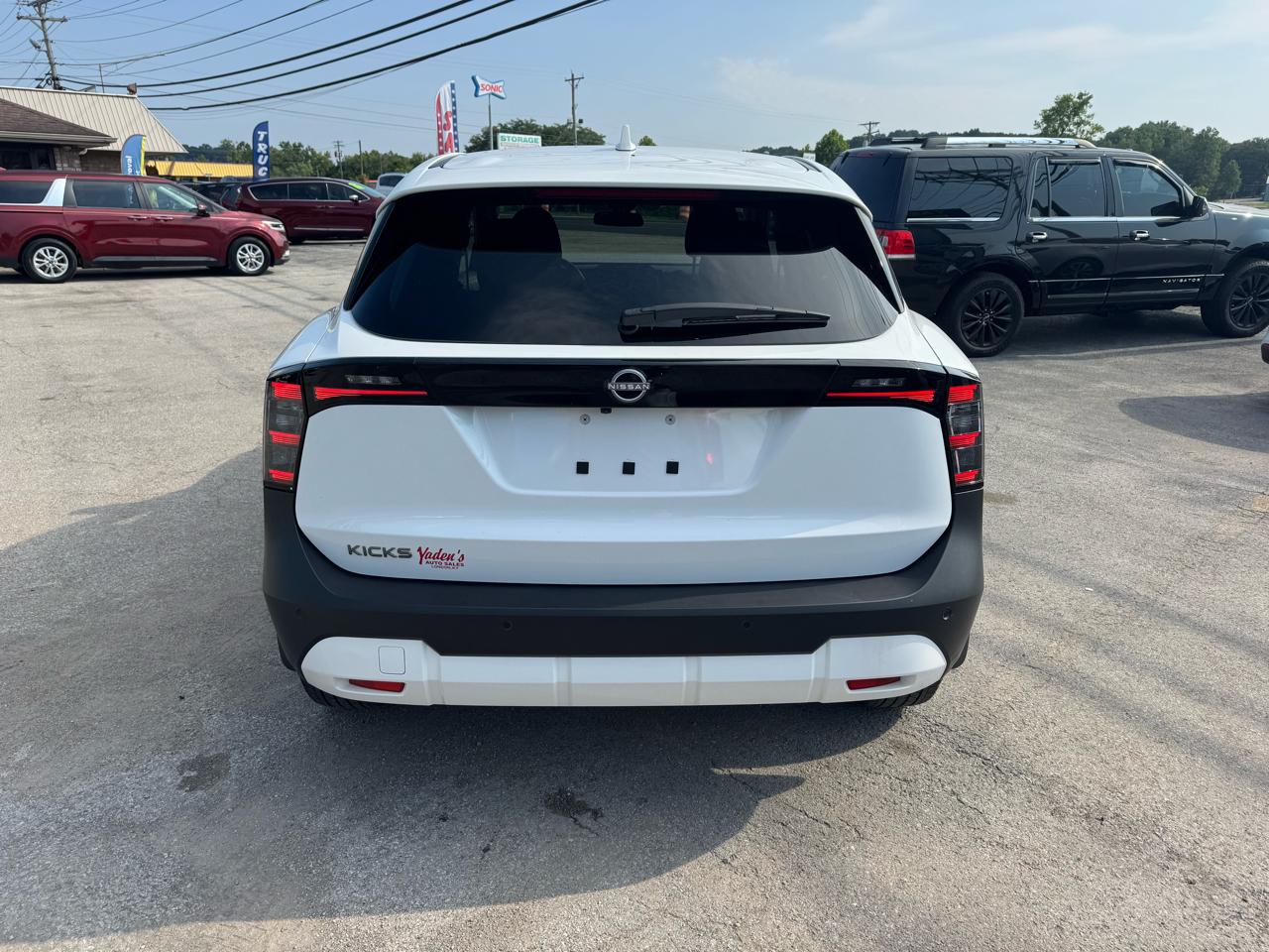 Nissan Kicks SV FWD 2025