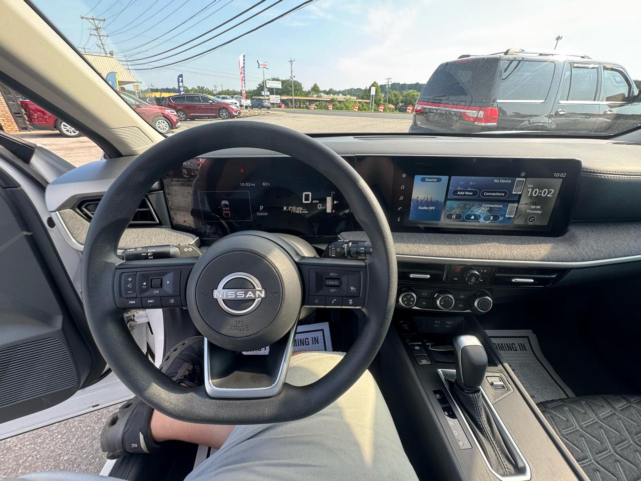 Nissan Kicks SV FWD 2025