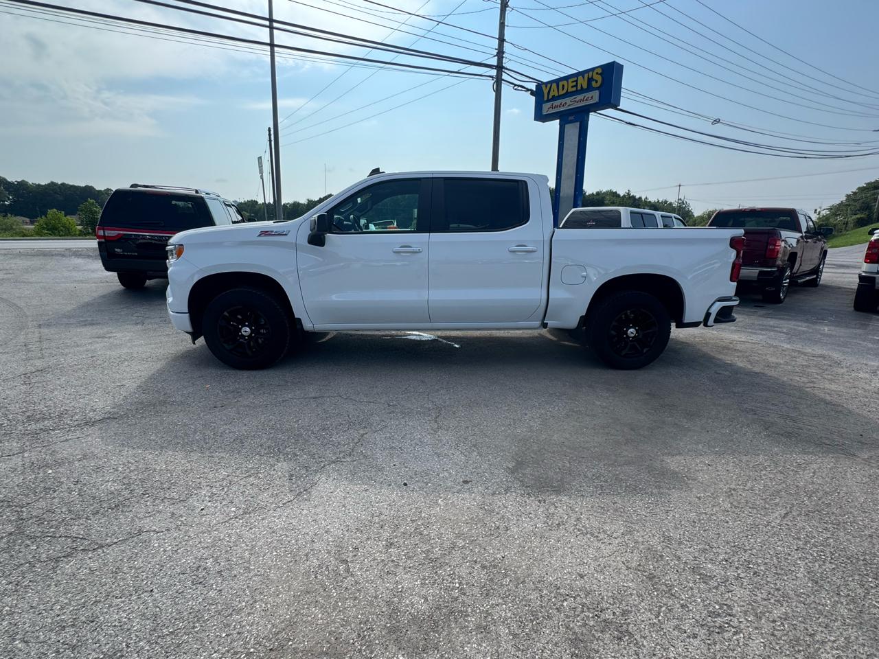 Chevrolet Silverado 1500 4WD Crew Cab 147" RST 2025
