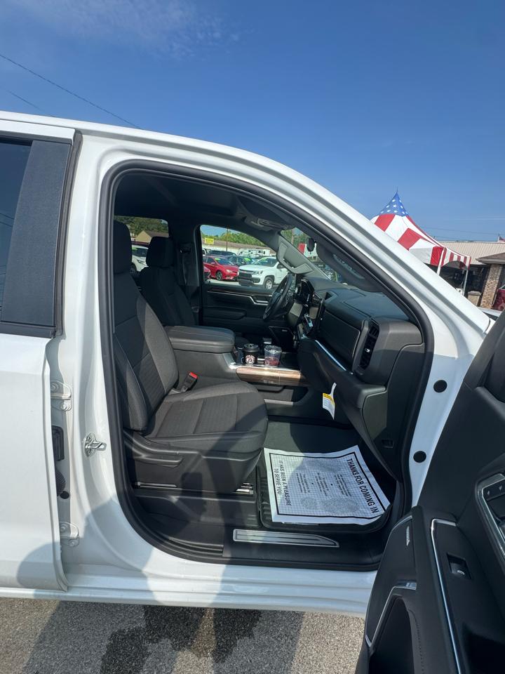 Chevrolet Silverado 1500 4WD Crew Cab 147" RST 2025