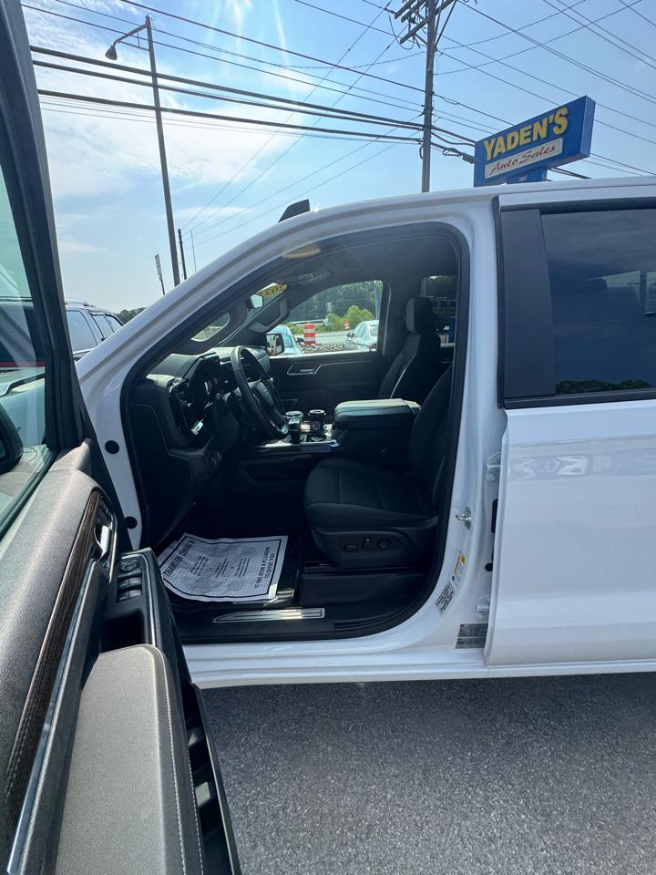 Chevrolet Silverado 1500 4WD Crew Cab 147" RST 2025