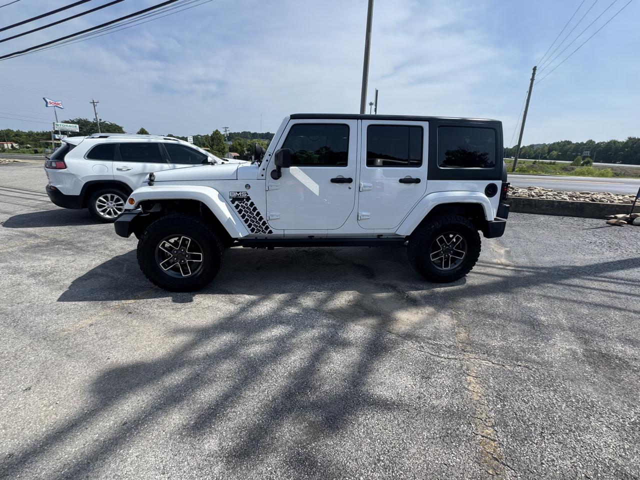 Jeep Wrangler Unlimited 4WD 4dr Sahara 2016