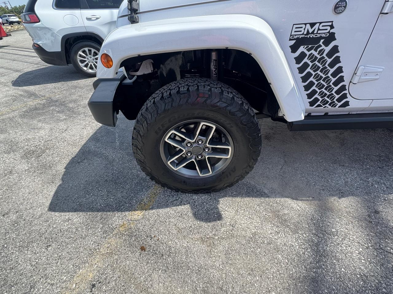Jeep Wrangler Unlimited 4WD 4dr Sahara 2016