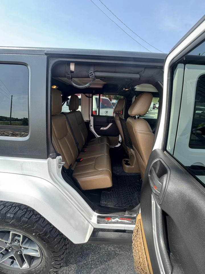 Jeep Wrangler Unlimited 4WD 4dr Sahara 2016