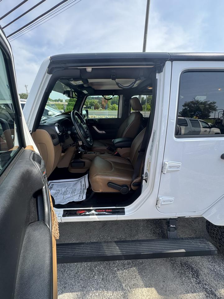 Jeep Wrangler Unlimited 4WD 4dr Sahara 2016