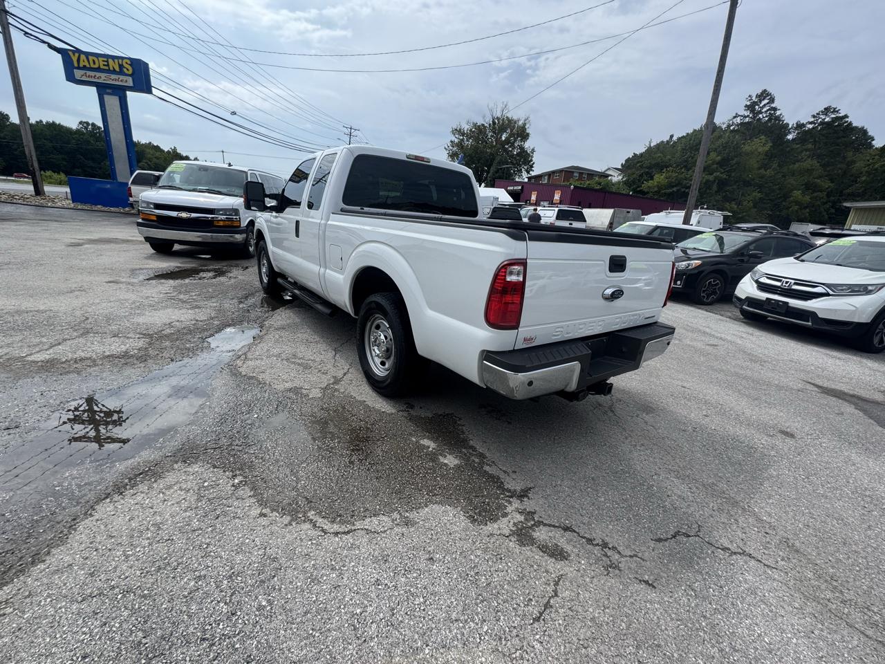 Ford Super Duty F-250 SRW 2WD SuperCab 142" XL 2015