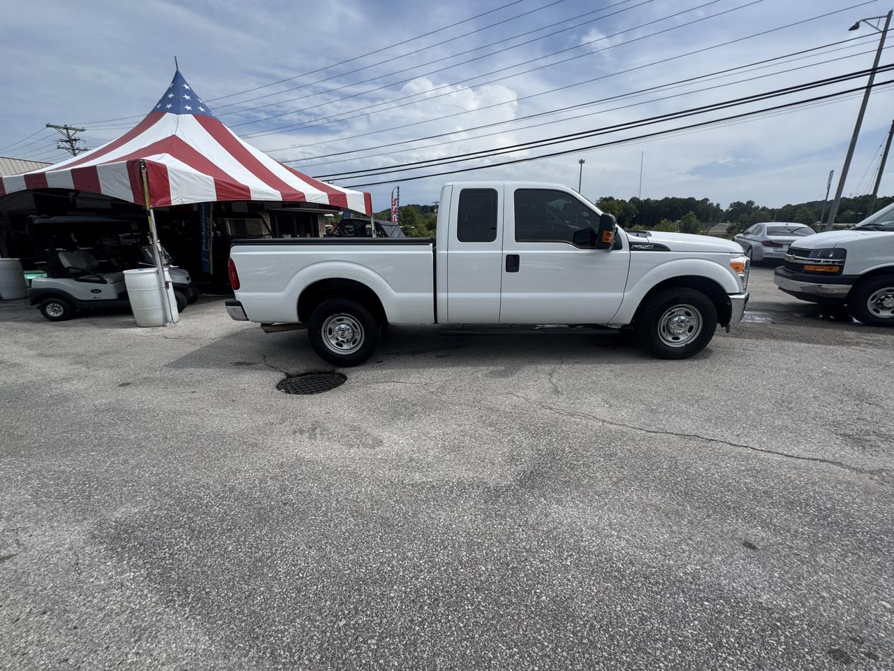 Ford Super Duty F-250 SRW 2WD SuperCab 142" XL 2015