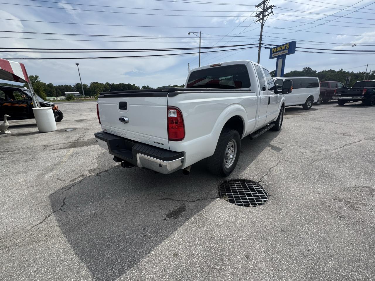 Ford Super Duty F-250 SRW 2WD SuperCab 142" XL 2015