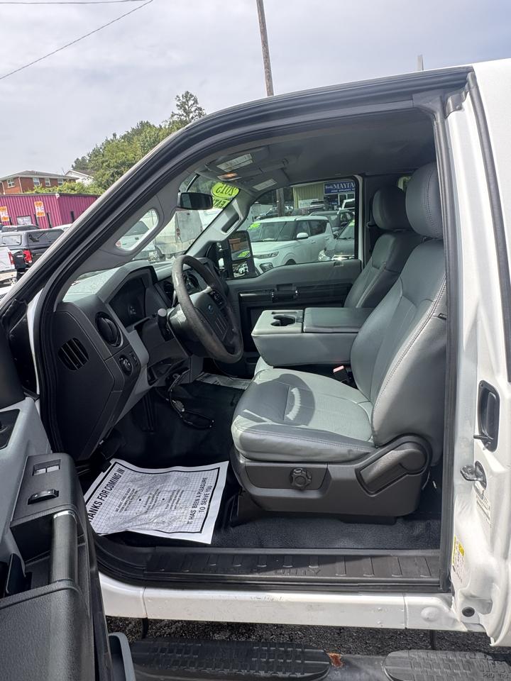 Ford Super Duty F-250 SRW 2WD SuperCab 142" XL 2015