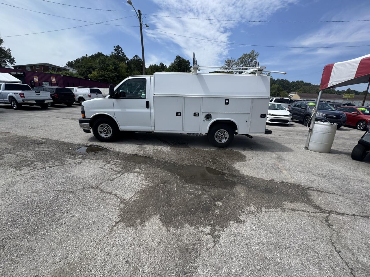 GMC Savana Commercial Cutaway 3500 Van 139" 2020