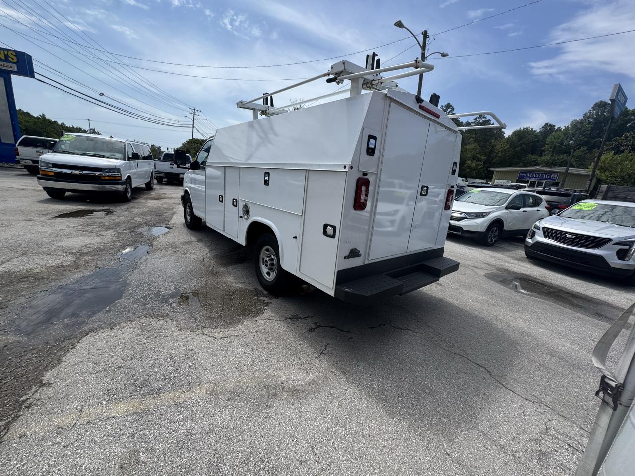GMC Savana Commercial Cutaway 3500 Van 139" 2020