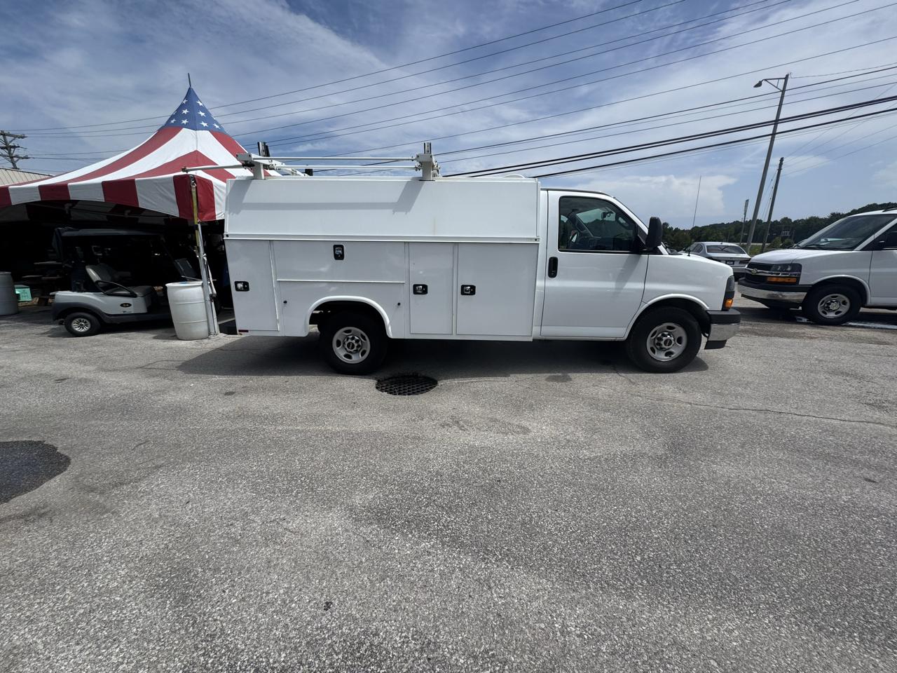 GMC Savana Commercial Cutaway 3500 Van 139" 2020