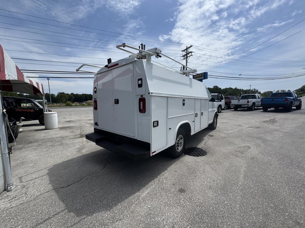 GMC Savana Commercial Cutaway 3500 Van 139" 2020