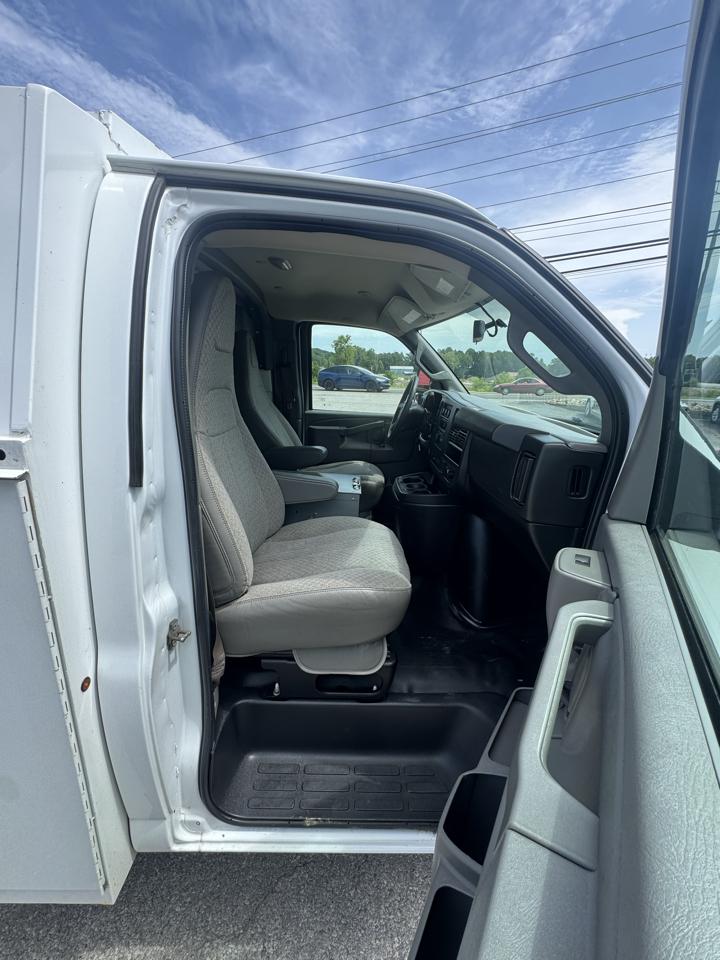 GMC Savana Commercial Cutaway 3500 Van 139" 2020
