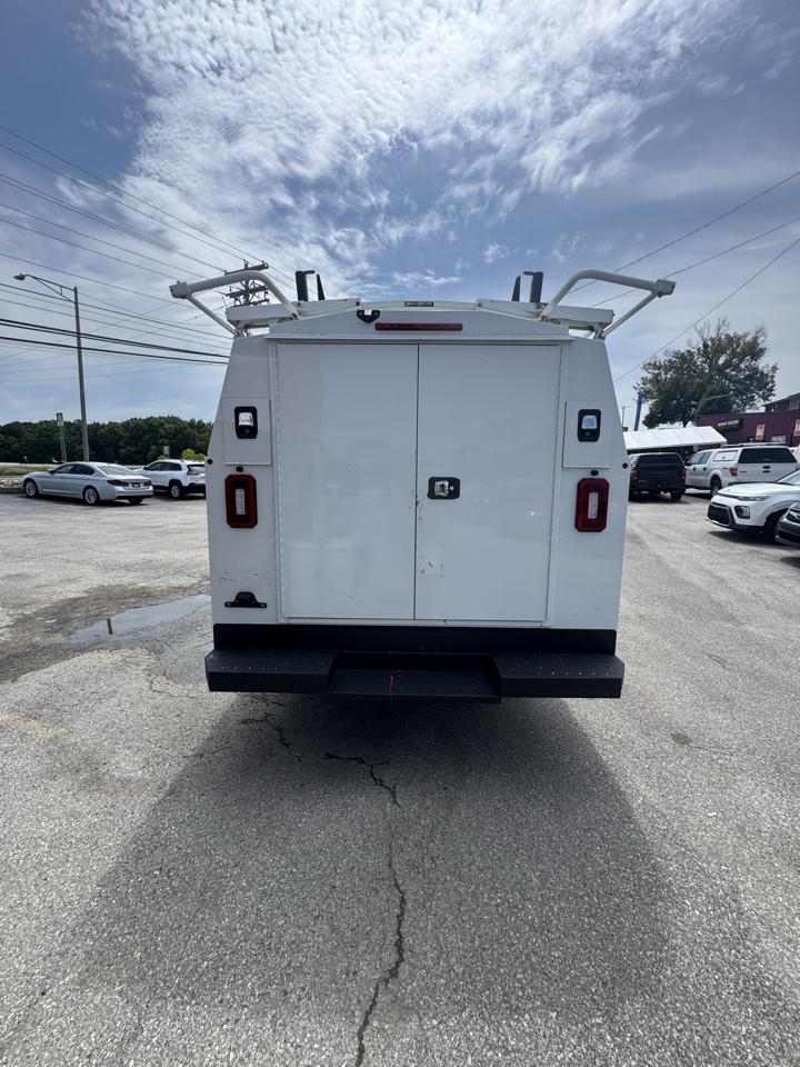 GMC Savana Commercial Cutaway 3500 Van 139" 2020