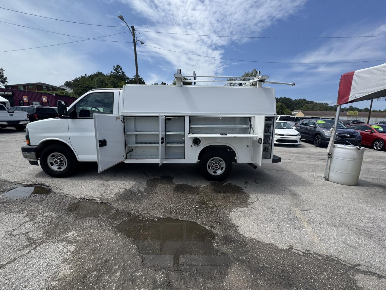 GMC Savana Commercial Cutaway 3500 Van 139" 2020