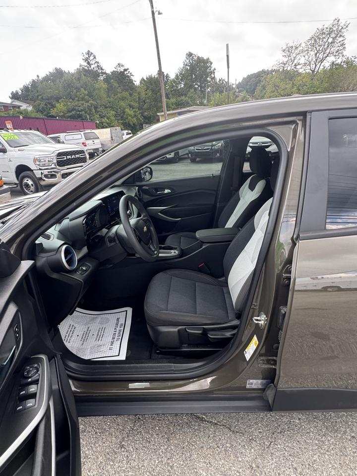 Chevrolet Trax FWD 4dr LS 2024