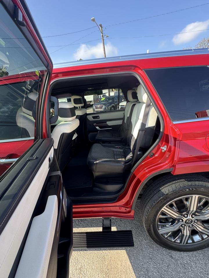Toyota Sequoia Capstone 4WD (Natl) 2023