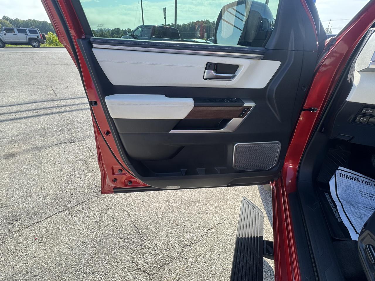 Toyota Sequoia Capstone 4WD (Natl) 2023