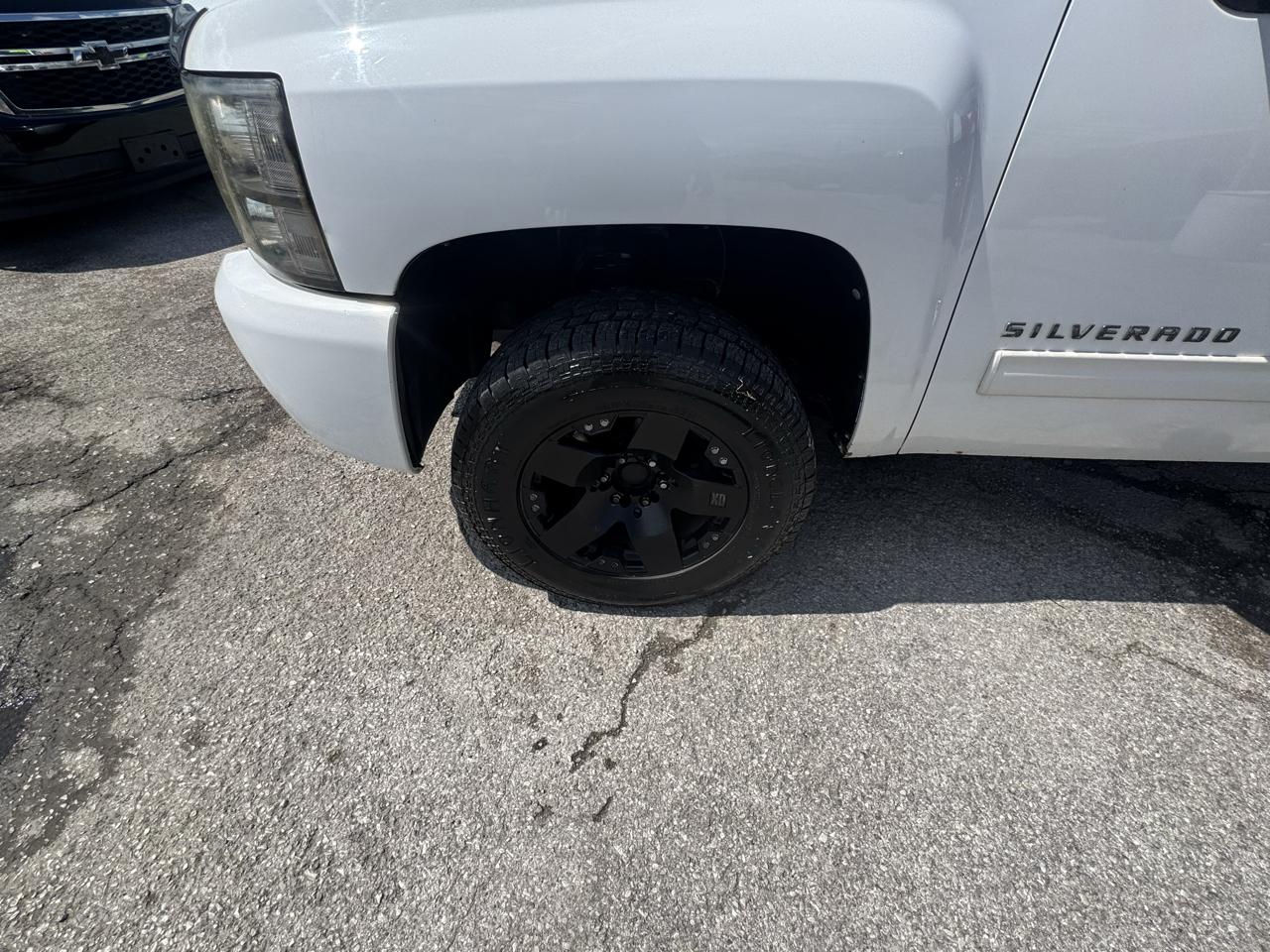Chevrolet Silverado 1500 4WD Ext Cab 143.5" LS 2011
