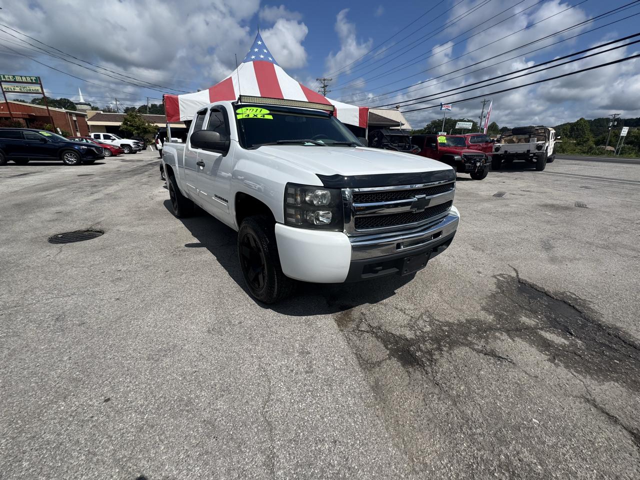 Chevrolet Silverado 1500 4WD Ext Cab 143.5" LS 2011