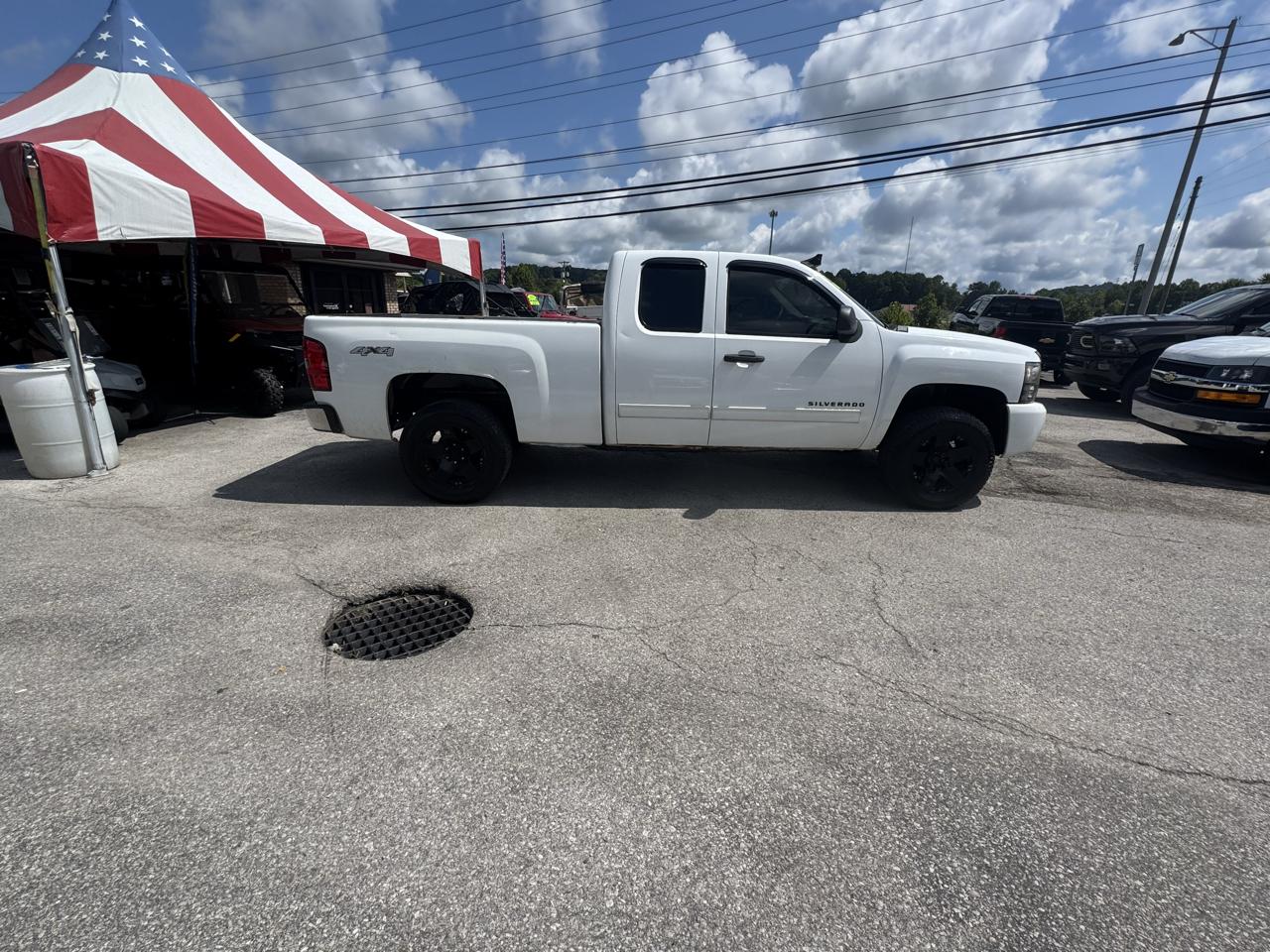 Chevrolet Silverado 1500 4WD Ext Cab 143.5" LS 2011
