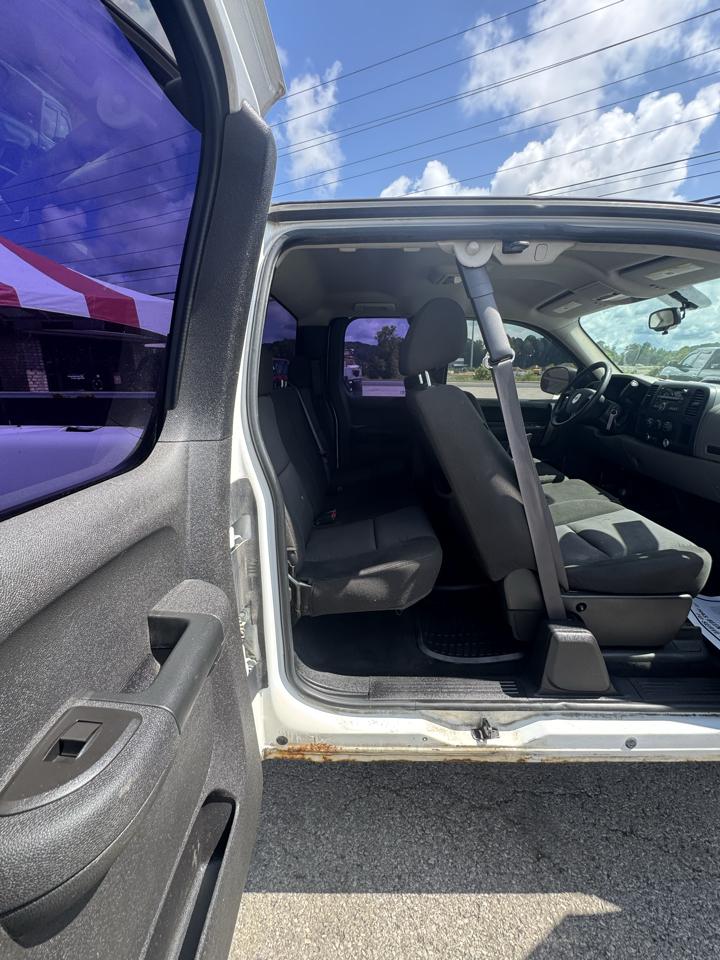 Chevrolet Silverado 1500 4WD Ext Cab 143.5" LS 2011