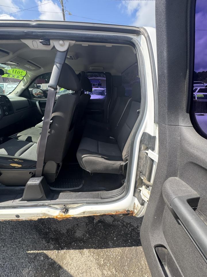 Chevrolet Silverado 1500 4WD Ext Cab 143.5" LS 2011