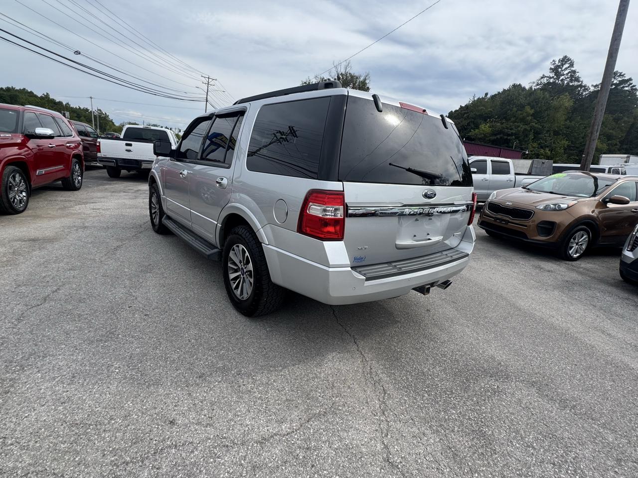 Ford Expedition 2WD 4dr XLT 2017
