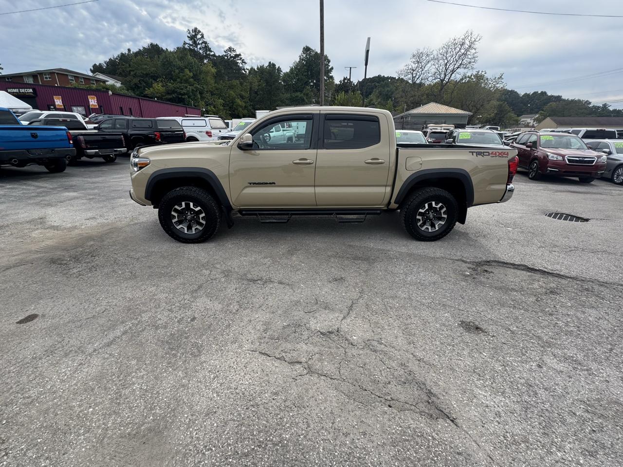 Toyota Tacoma 4WD TRD Off Road Double Cab 5' Bed V6 MT (Natl) 2019