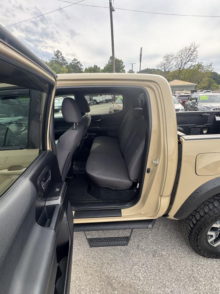 Toyota Tacoma 4WD TRD Off Road Double Cab 5' Bed V6 MT (Natl) 2019