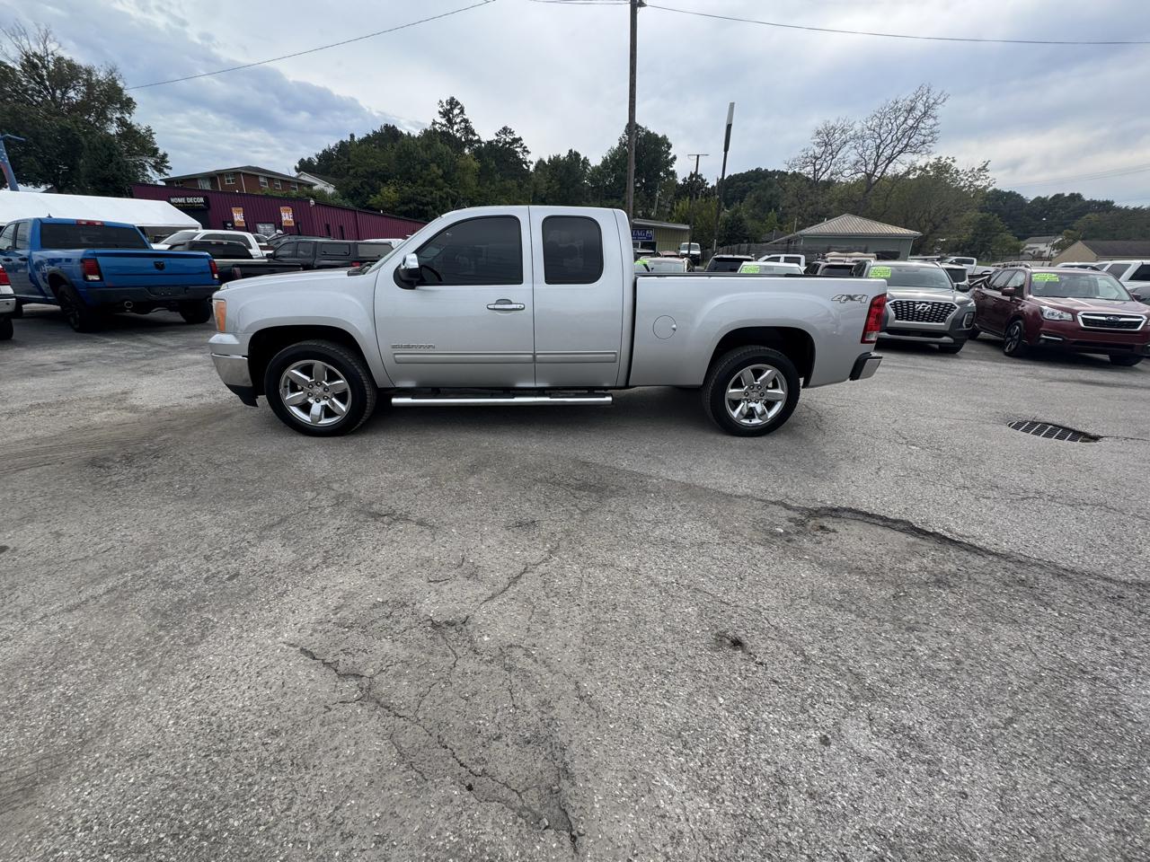 GMC Sierra 1500 4WD Ext Cab 143.5" SLT 2013