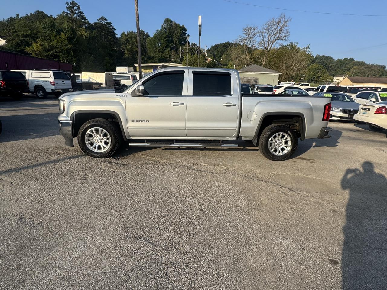GMC Sierra 1500 4WD Crew Cab 143.5" SLE 2017