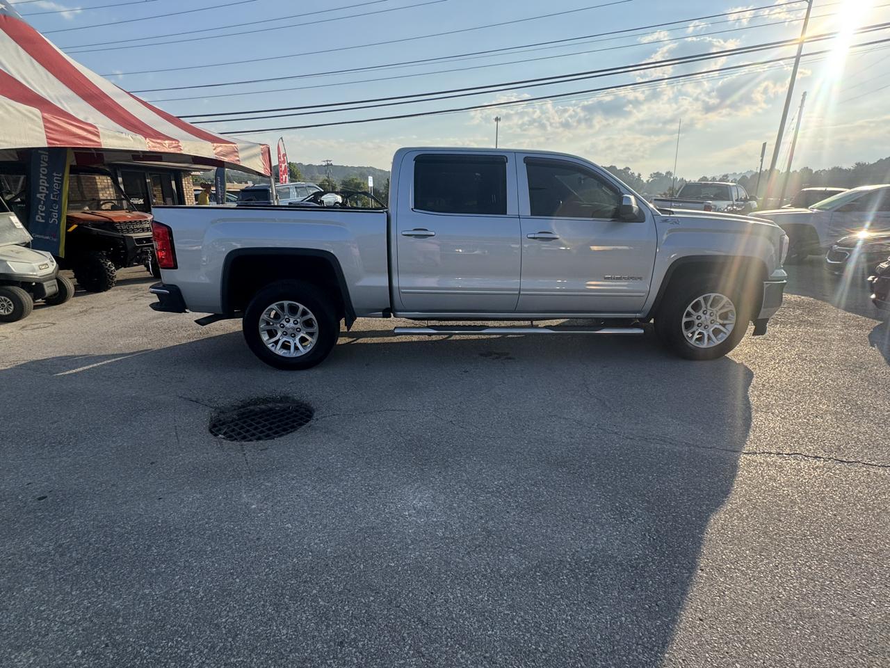 GMC Sierra 1500 4WD Crew Cab 143.5" SLE 2017