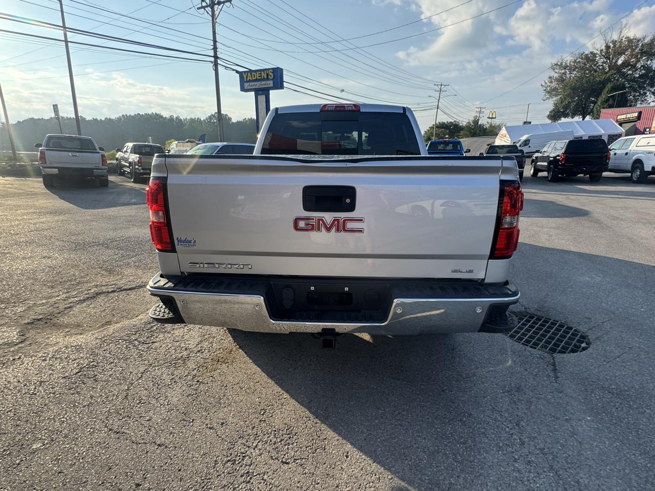 GMC Sierra 1500 4WD Crew Cab 143.5" SLE 2017