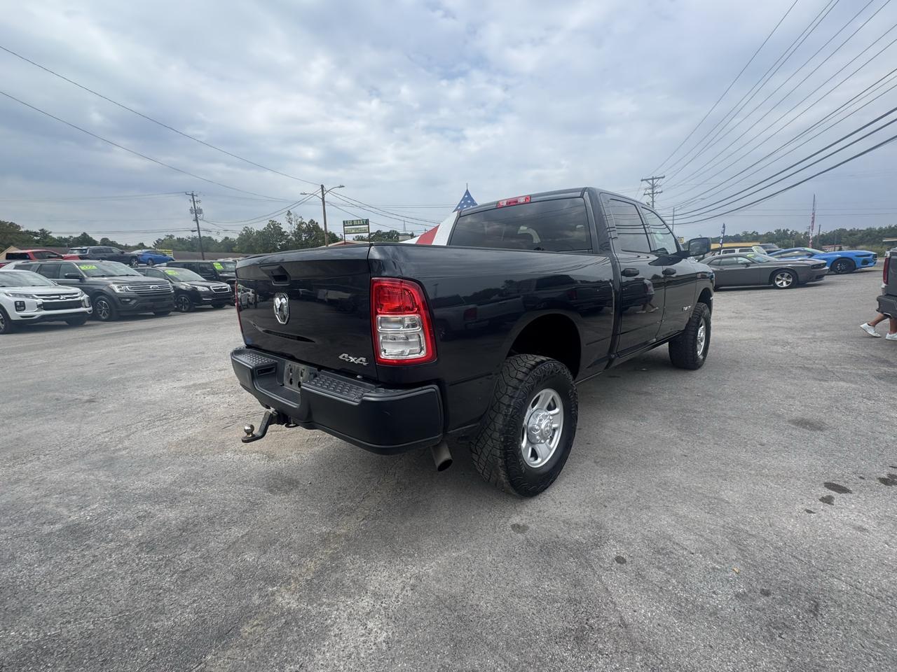 RAM 2500 Tradesman 4x4 Crew Cab 6'4" Box 2020