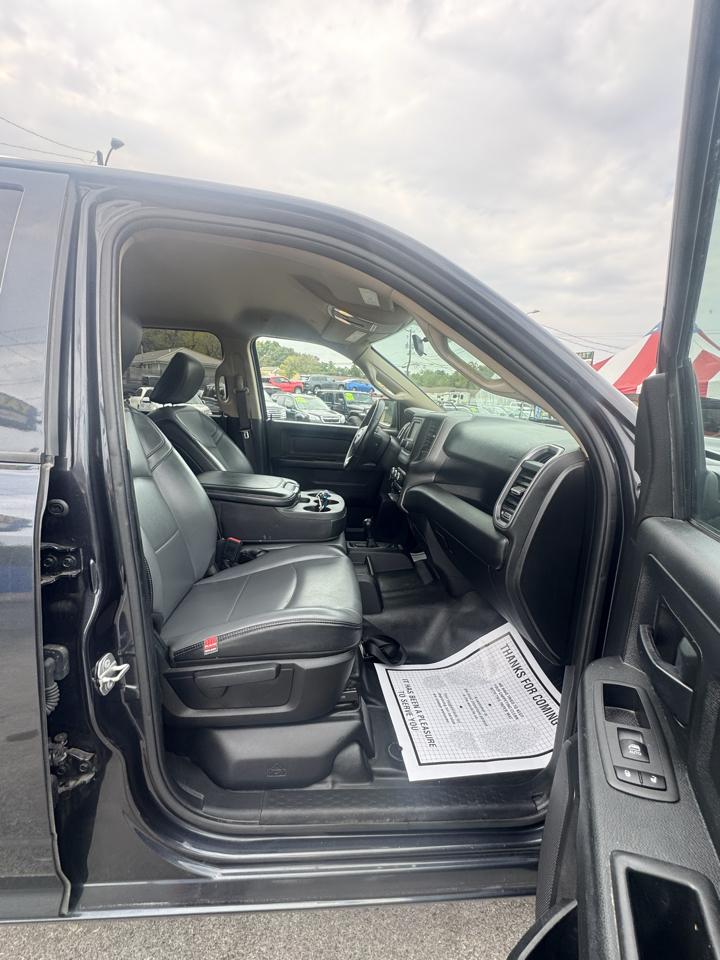 RAM 2500 Tradesman 4x4 Crew Cab 6'4" Box 2020